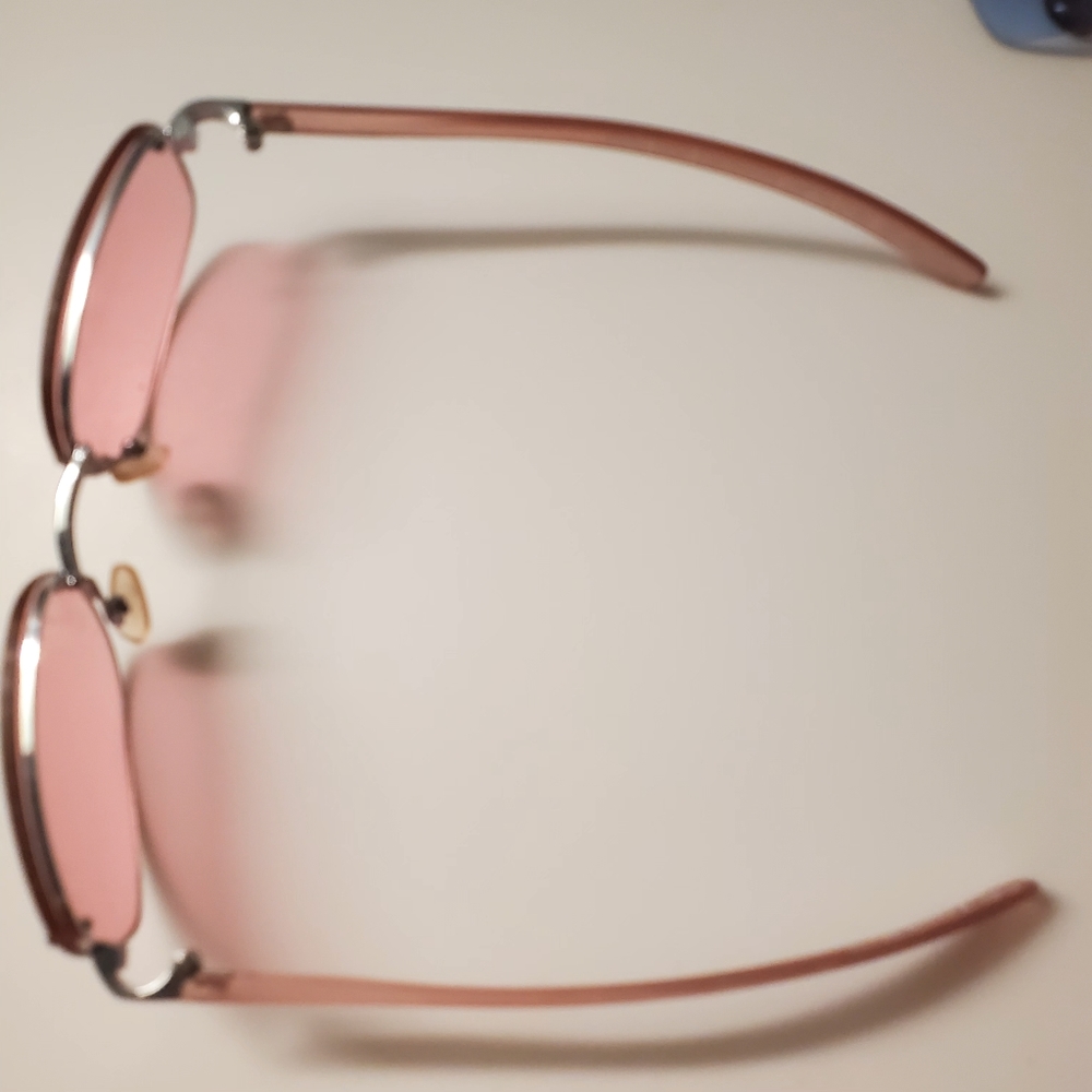 Deziner Pink Sunglasses. - Picture 2 of 4